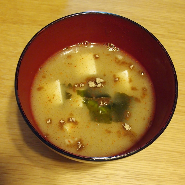 豆腐とわかめとはったい粉のお味噌汁